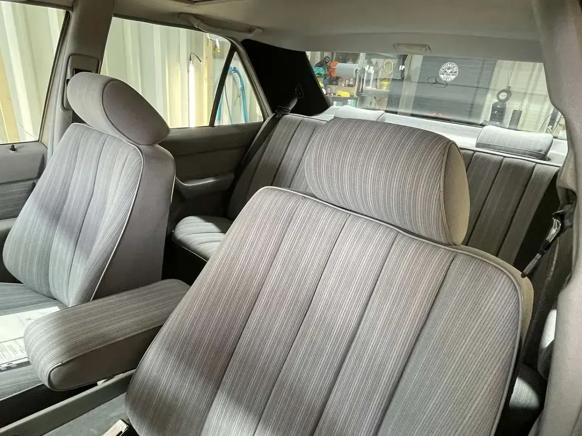 Gebraucht Mercedes E230 132 PS (97 kW) 1989 Limousine
