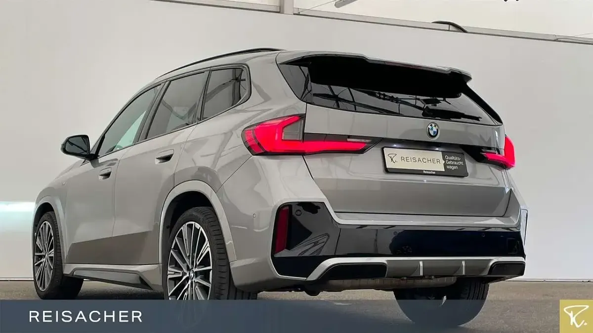 Gebraucht BMW X1 M Sport 204 PS (150 kW) 2023 Spacesilber metallic SUV