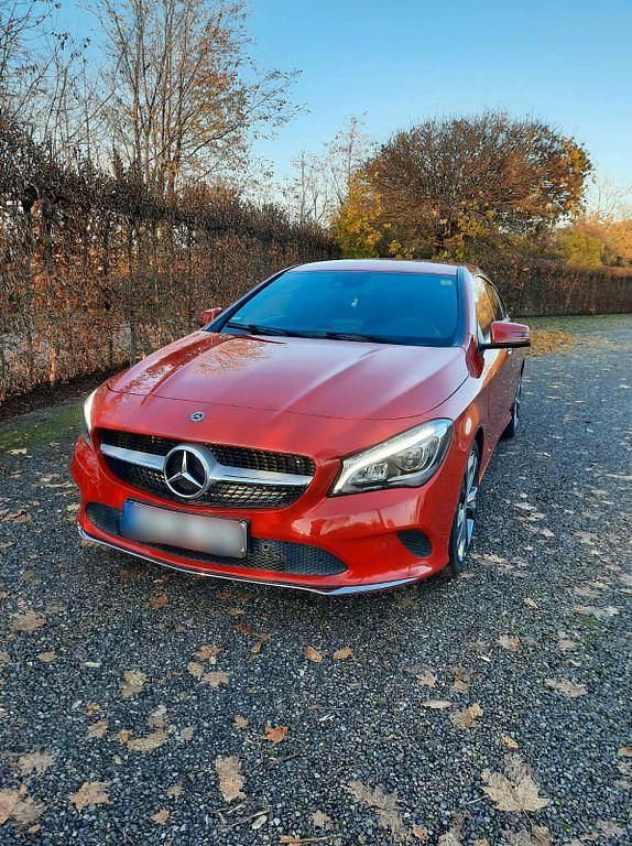 Rot Gebraucht 2019 Mercedes CLA180 Shooting Brake Kombi | 16.000 € (Fairer Preis) - Bild 1/4