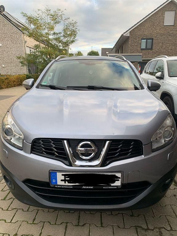 Grau Gebraucht 2013 Nissan Qashqai +2 360º SUV | 5.600 € (Guter Preis) - Bild 1/4