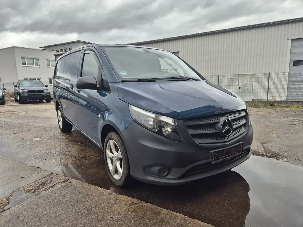 Gebraucht Mercedes Vito 114 PS (83 kW) 2017 Blau Van