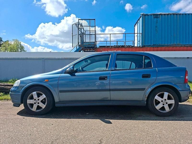 Second-hand Opel Astra 75 CP (55 kW) 1998 Albastru Berlinǎ