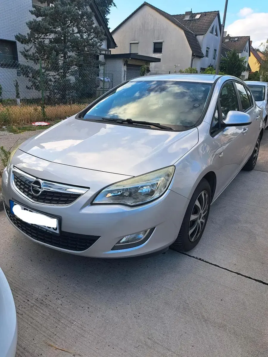 Gebraucht Opel Astra 101 PS (74 kW) 2010 Grau Kombi