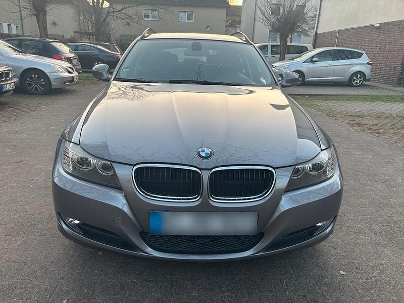 Gebraucht BMW 318 143 PS (105 kW) 2009 Kombi