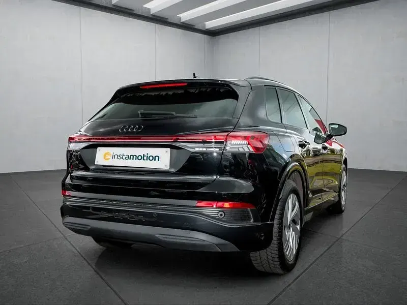 Używany Audi Q4 e-tron 210 kW (286 KM) 2025 Czarny SUV