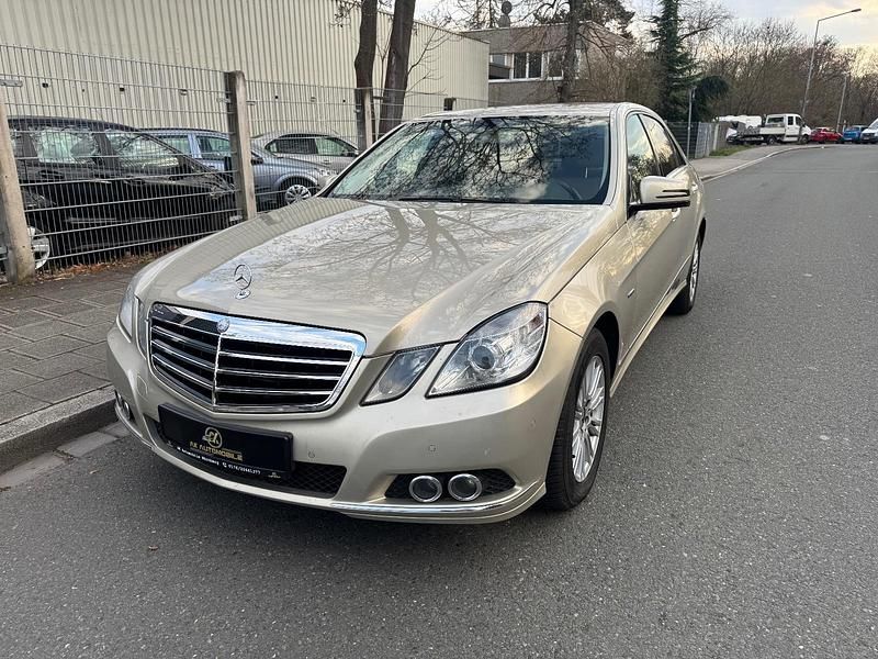 Gebraucht Mercedes E350 Elegance 292 PS (214 kW) 2010 Gold Limousine