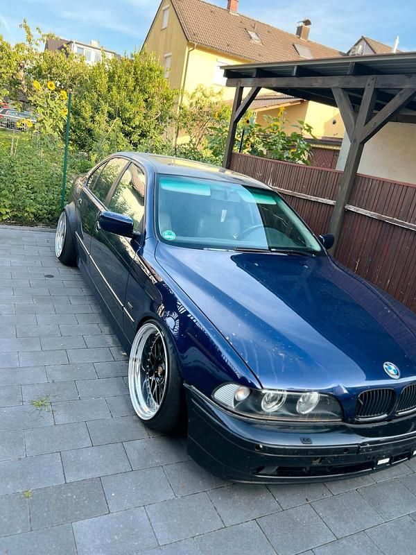 Blau Gebraucht 1997 BMW 528 Basis Limousine | 5.500 € - Bild 1/4