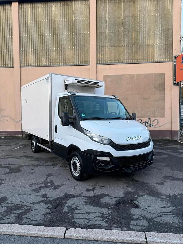 Second-hand Iveco Daily 126 CP (92 kW) 2014 Alb Monovolum