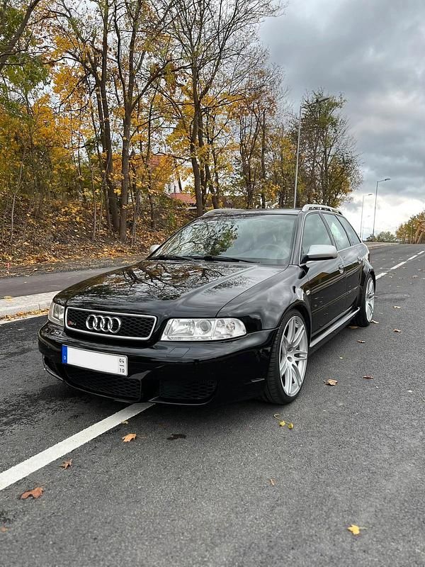 Schwarz Gebraucht 2001 Audi RS4 Kombi | 66.900 € - Bild 1/4