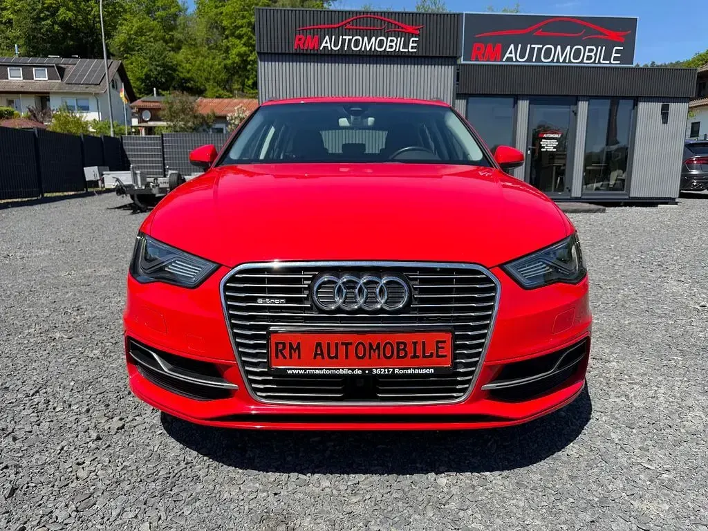 Gebraucht Audi A3 Sportback e-tron Ambiente 150 PS (110 kW) 2016 Rot Kleinwagen