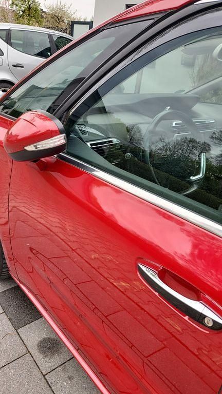 Gebraucht Citroën C4 Picasso PureTech 131 PS (96 kW) 2016 Rot Van / Kleinbus