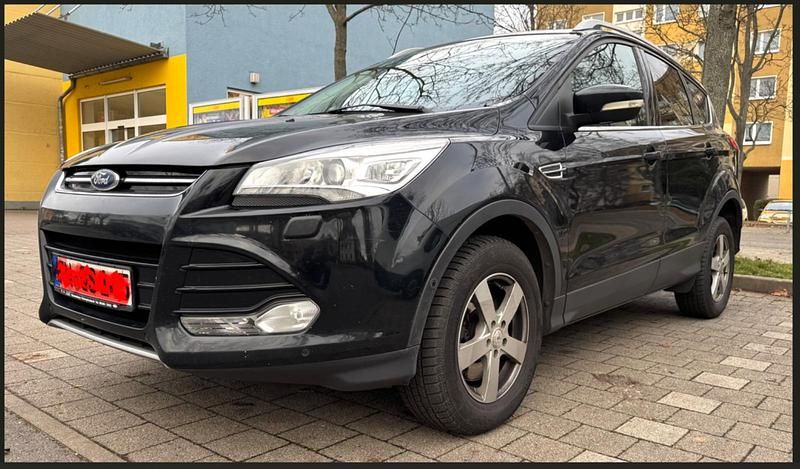 Schwarz Gebraucht 2015 Ford Kuga Titanium SUV | 8.200 € (Fairer Preis) - Bild 1/4