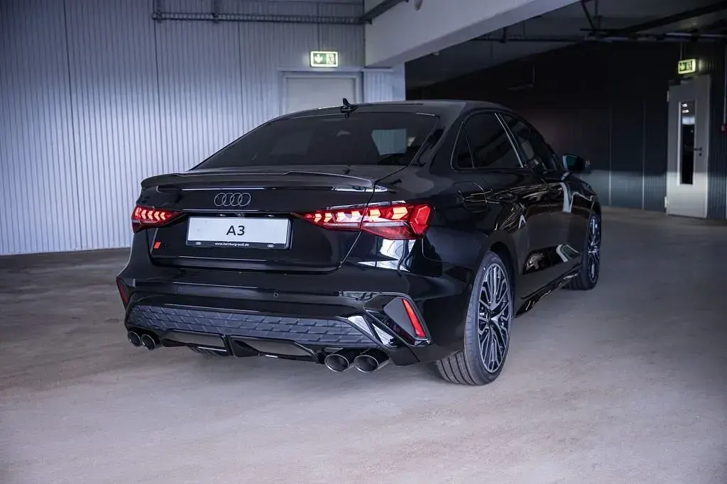 Neu Audi S3 Ambiente 333 PS (244 kW) 2026 Schwarz Limousine