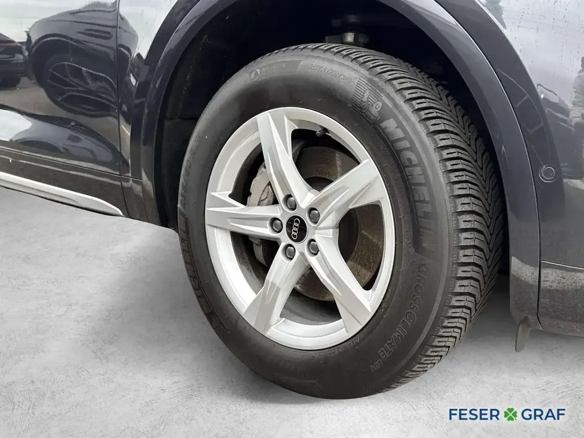 Gebraucht Audi Q5 Sport 204 PS (150 kW) 2024 Manhattangrau metallic SUV