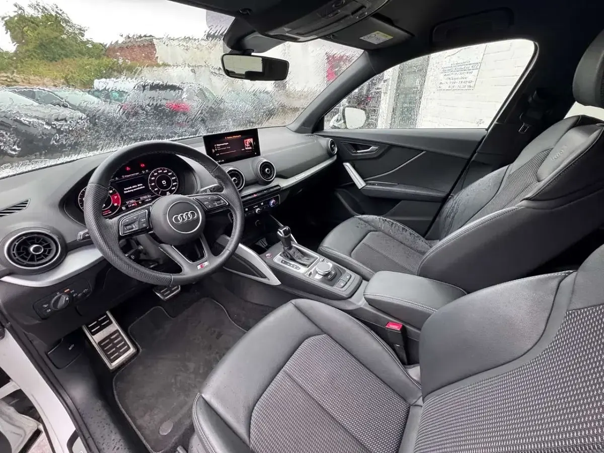 Gebraucht Audi SQ2 Sport 300 PS (220 kW) 2023 Weiß SUV