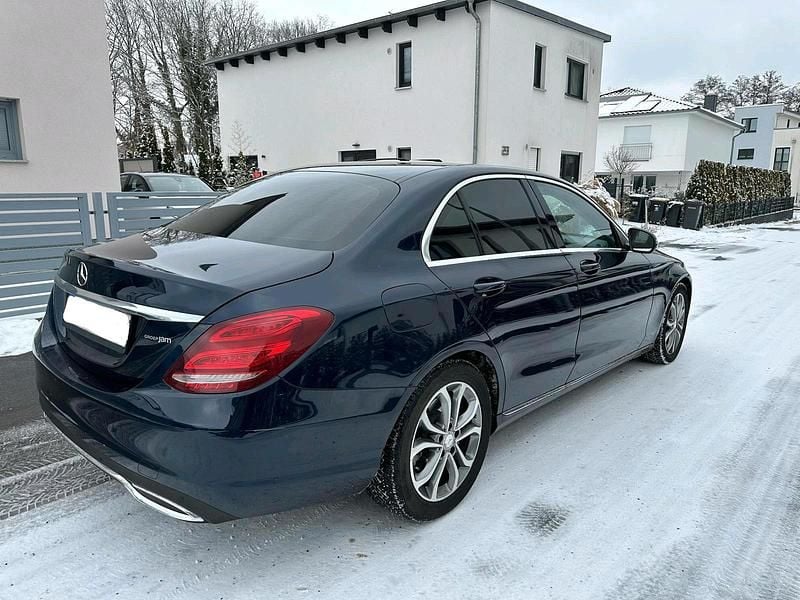 Gebraucht Mercedes C180 Avantgarde 136 PS (100 kW) 2016 Blau Limousine
