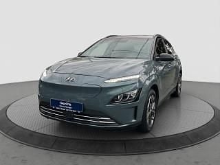 Gebraucht Hyundai Kona Trend 100 kW (136 PS) 2021 Misty jungle (metallic) SUV