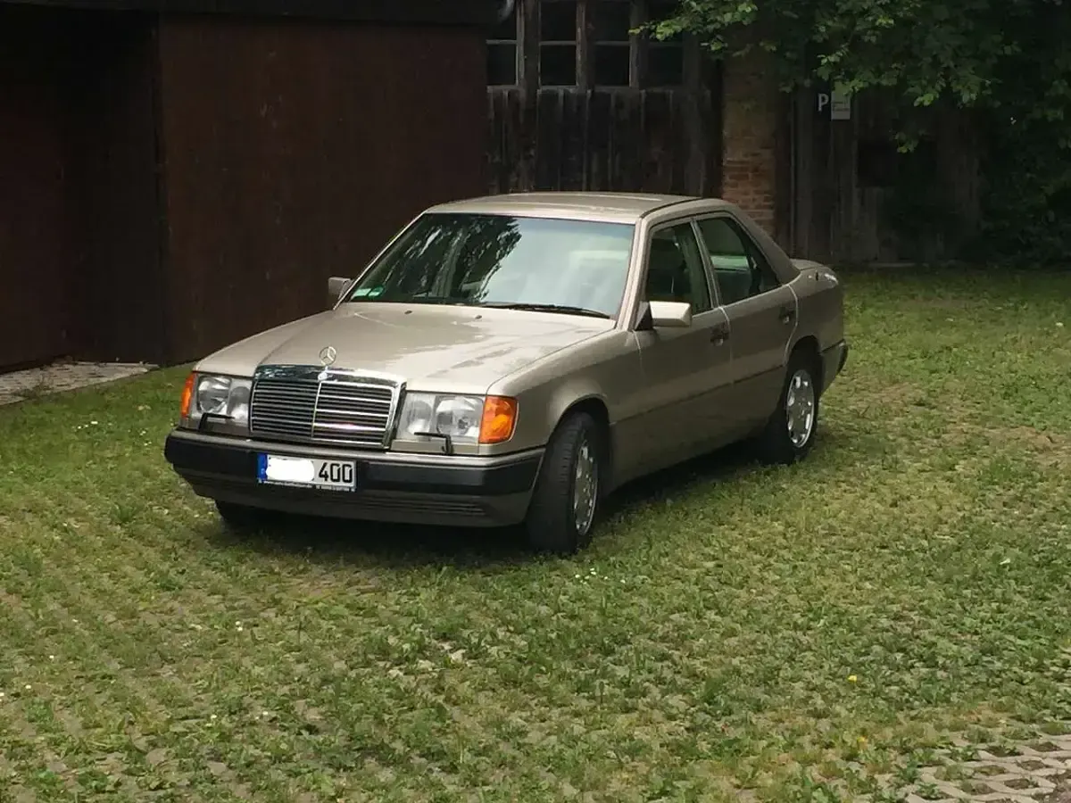 Gebraucht Mercedes E400 279 PS (205 kW) 1993 Beige Limousine
