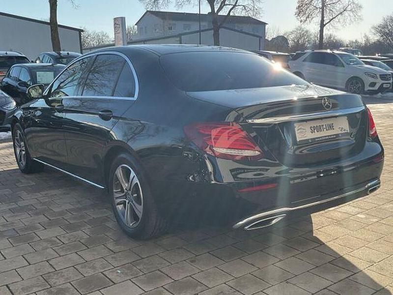 Gebraucht Mercedes E220 194 PS (142 kW) 2019 Schwarz Limousine