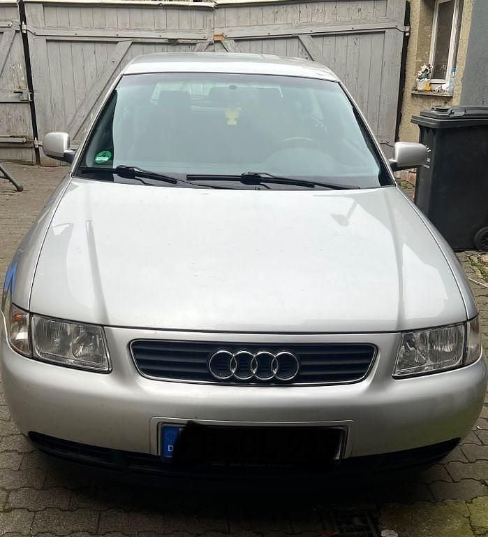 Grau Gebraucht 1999 Audi A3 Limousine | 1.600 € (Fairer Preis) - Bild 1/4