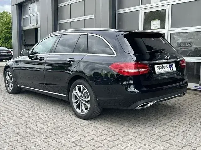 Gebraucht Mercedes C400 333 PS (244 kW) 2017 Schwarz  unilack Kombi