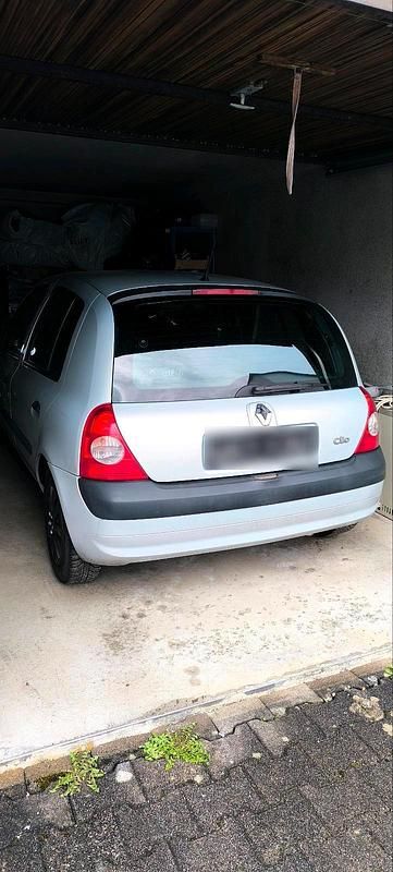 Gebraucht Renault Clio II 75 PS (55 kW) 2004 Silber Kleinwagen