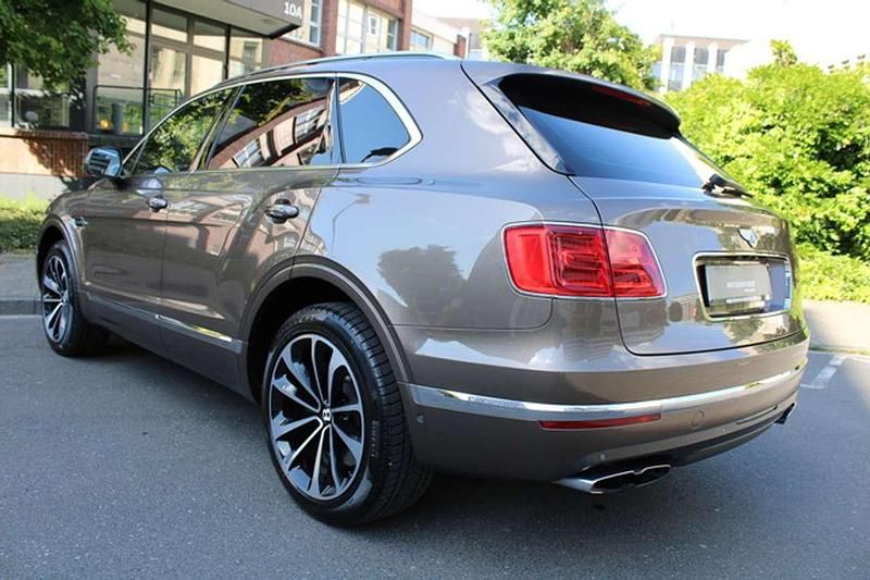 Gebraucht Bentley Bentayga Mulliner 549 PS (403 kW) 2018 Dark cashmere SUV