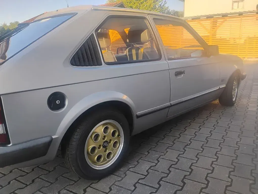 Gebraucht Opel Kadett 116 PS (85 kW) 1984 Silber Coupé