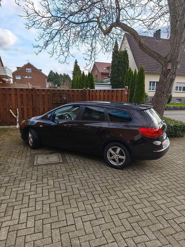 Gebraucht Opel Astra Eco 110 PS (80 kW) 2015 Andere farben Kombi