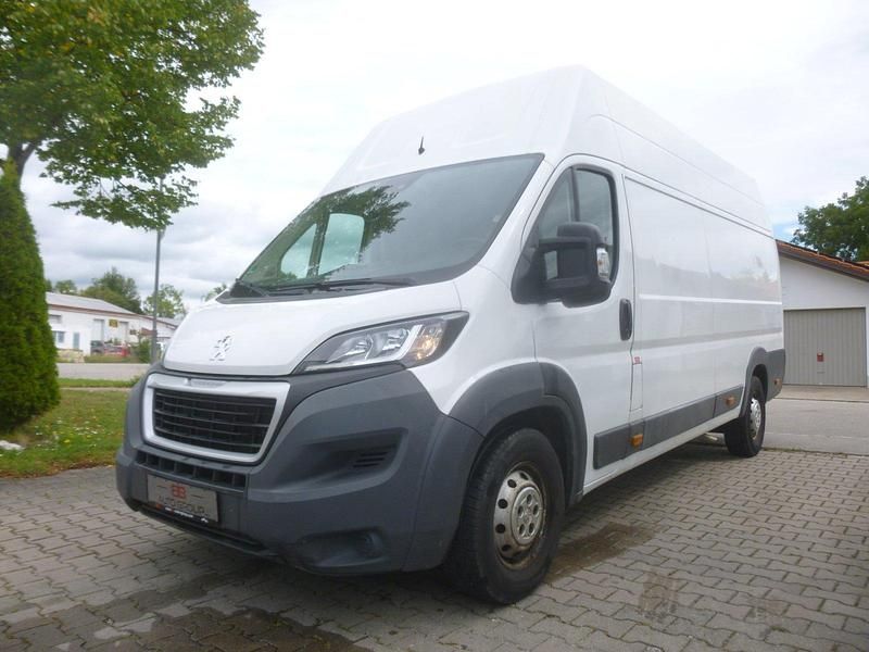 Gebraucht Peugeot Boxer 163 PS (119 kW) 2017 Weiß Van