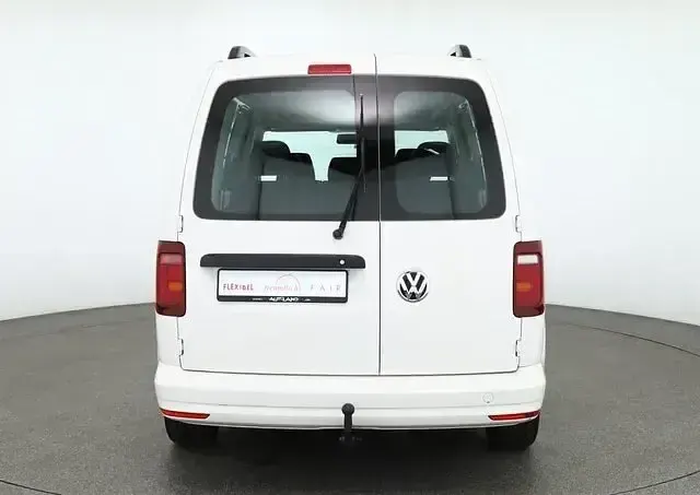 Second-hand VW Caddy Maxi 102 CP (75 kW) 2017 Alb Monovolum