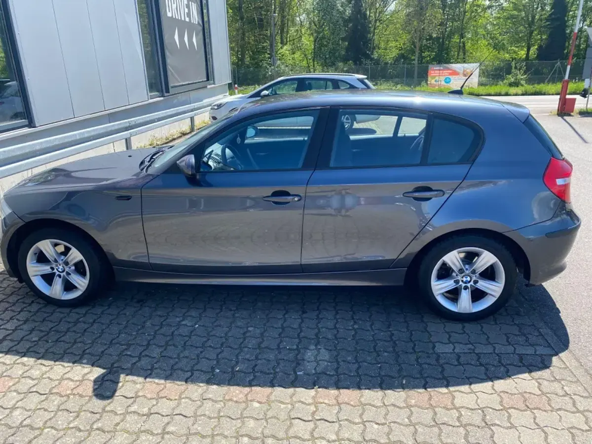 Brugt BMW 116 122 HK (89 kW) 2007 Sort Hatchback