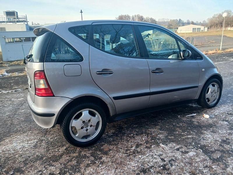 Gebraucht Mercedes A160 Elegance 102 PS (75 kW) 1999 Silber Limousine