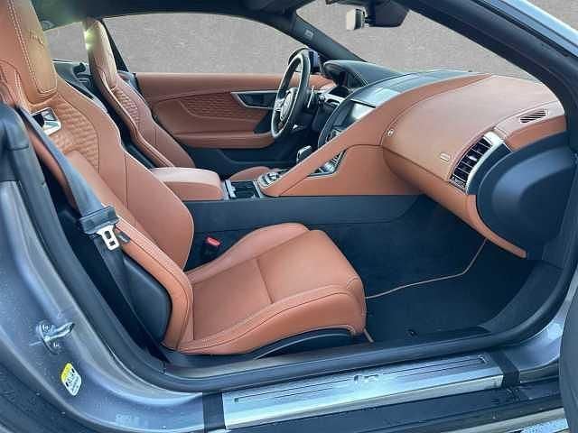 Gebraucht Jaguar F-Type R 575 PS (422 kW) 2020 Eiger grey Coupé