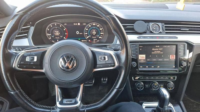 Gebraucht VW Passat R-line 220 PS (161 kW) 2016 Weiß Limousine