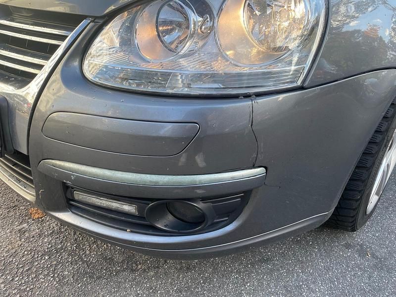 Gebraucht VW Jetta 170 PS (125 kW) 2007 Grau Limousine