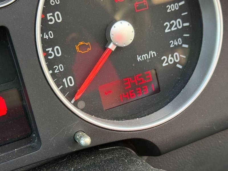 Second-hand Audi TT 150 CP (110 kW) 2002 Roșu Coupe