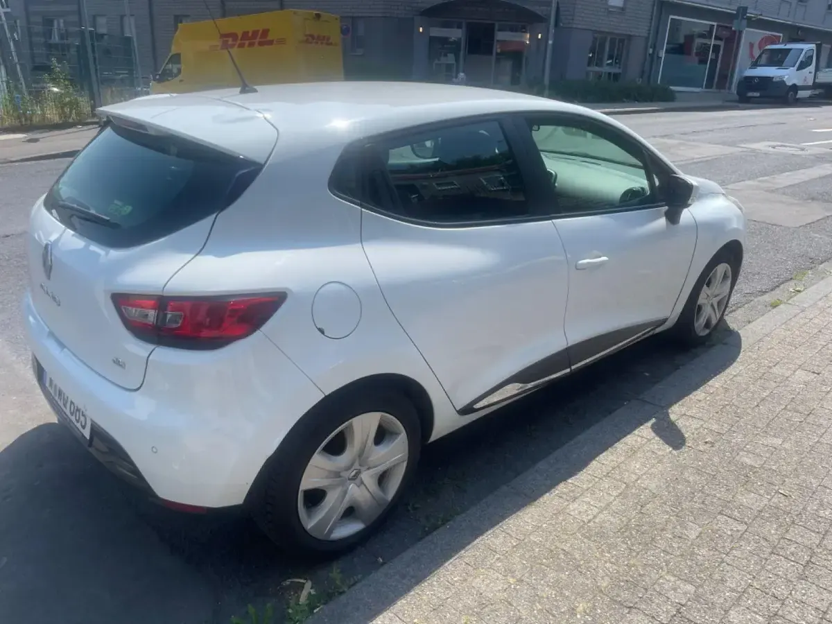 Gebraucht Renault Clio IV Dynamique 90 PS (66 kW) 2015 Weiß Limousine