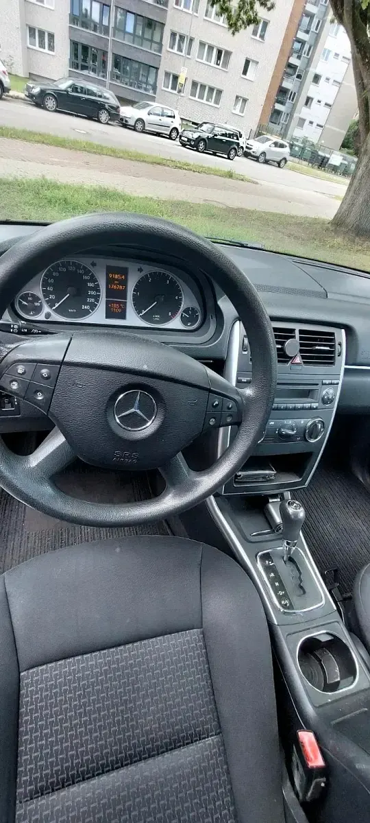 Gebraucht Mercedes B180 109 PS (80 kW) 2008 Grau Van / Kleinbus