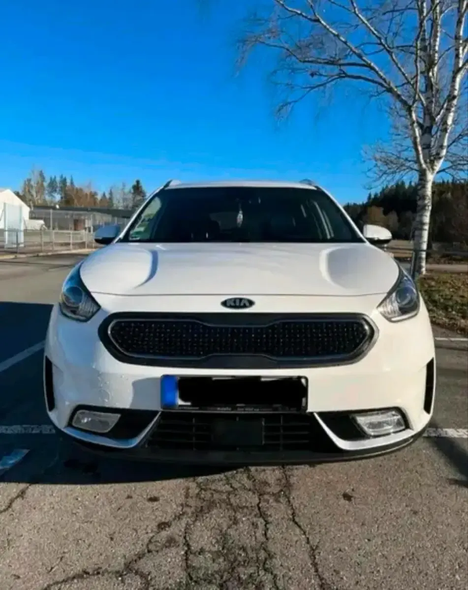 Gebraucht Kia Niro Active 140 PS (102 kW) 2017 Weiß SUV
