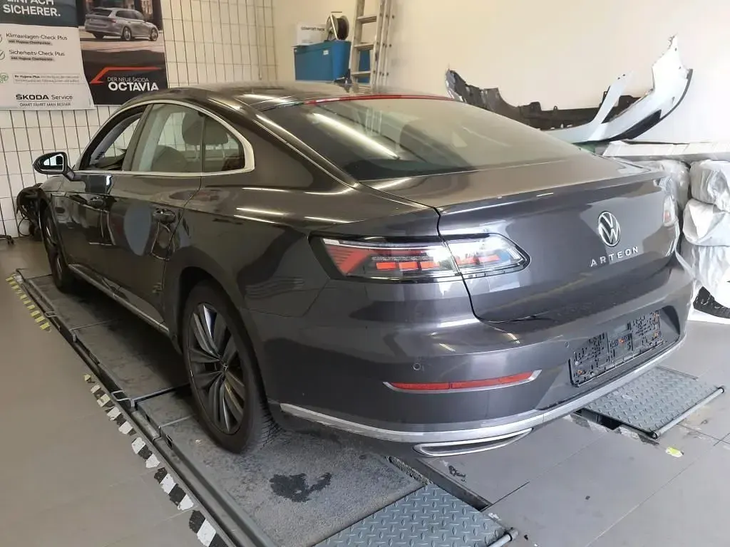 Gebraucht VW Arteon Elegance 190 PS (139 kW) 2023 Grau Limousine
