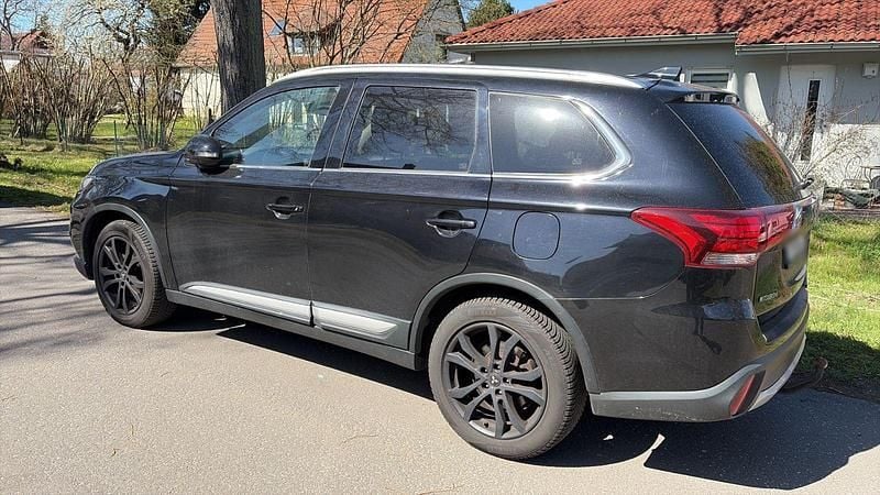 Gebraucht Mitsubishi Outlander 150 PS (110 kW) 2017 Schwarz SUV