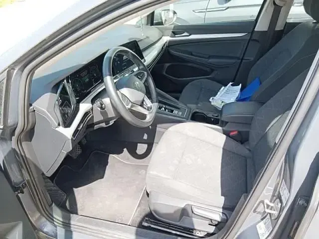 Gebraucht VW Golf VIII Life 116 PS (85 kW) 2023 Delfingrau metallic Kombi