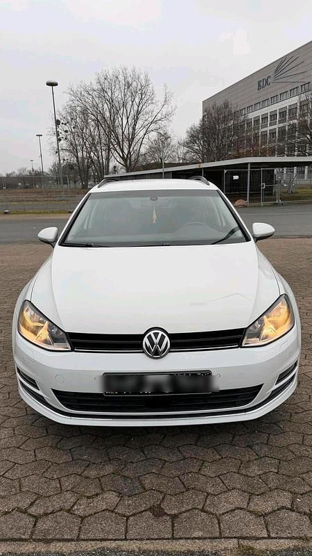 Weiß Gebraucht 2013 VW Golf VII Kombi | 5.950 € (Fairer Preis) - Bild 1/4