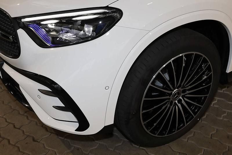 Gebraucht Mercedes GLC300 AMG 269 PS (197 kW) 2026 Unilack polarweiß SUV