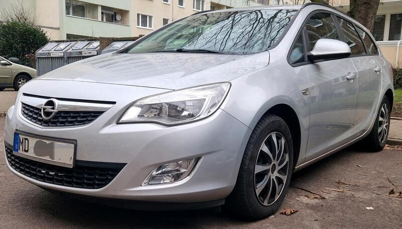 Silber Gebraucht 2011 Opel Astra Kombi | 2.050 € (Guter Preis) - Bild 1/4