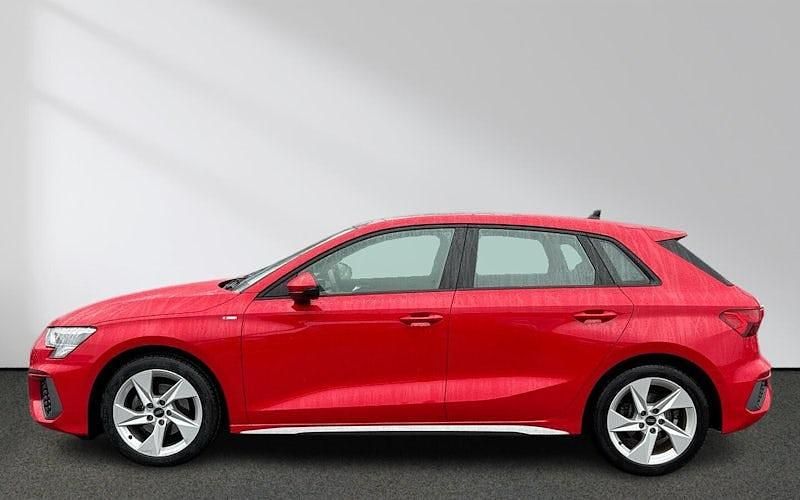 Gebraucht Audi A3 S-Line 150 PS (110 kW) 2023 Tangorot metallic Limousine
