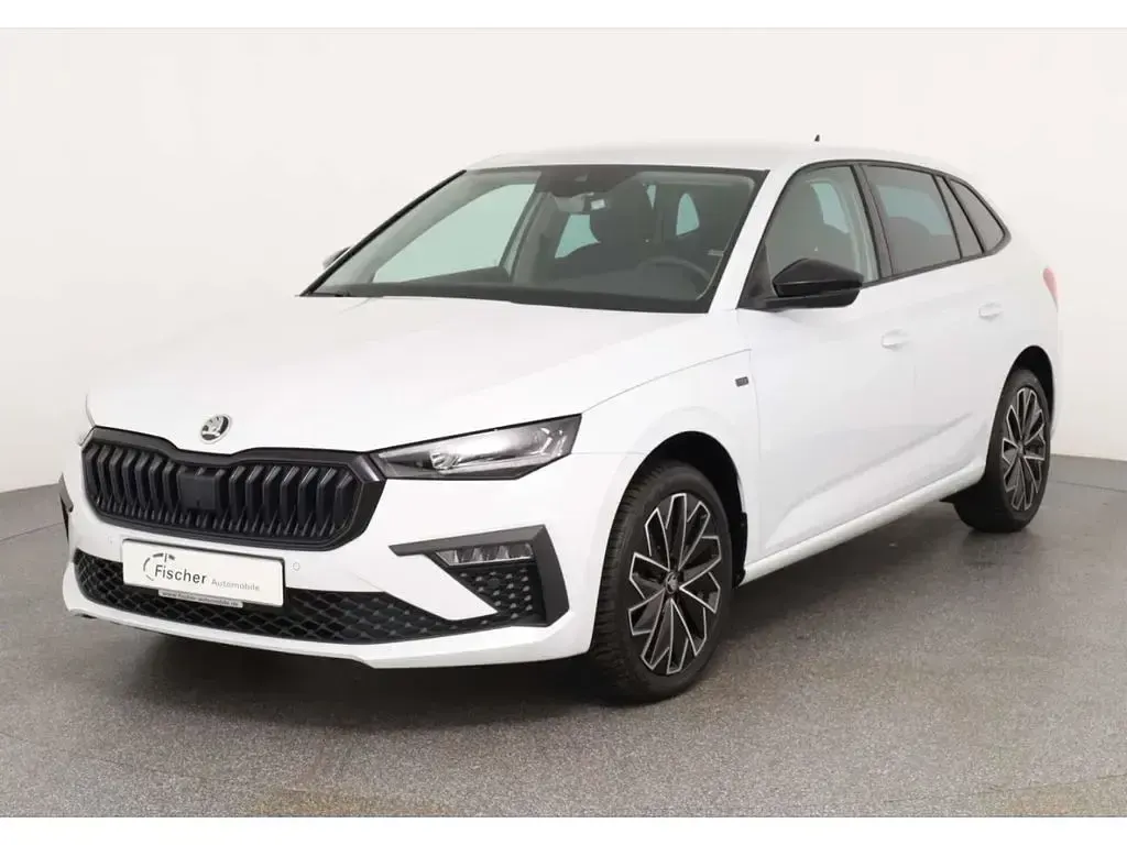 Gebraucht Skoda Scala Tour 116 PS (85 kW) 2025 Moonweißmetallic Kleinwagen