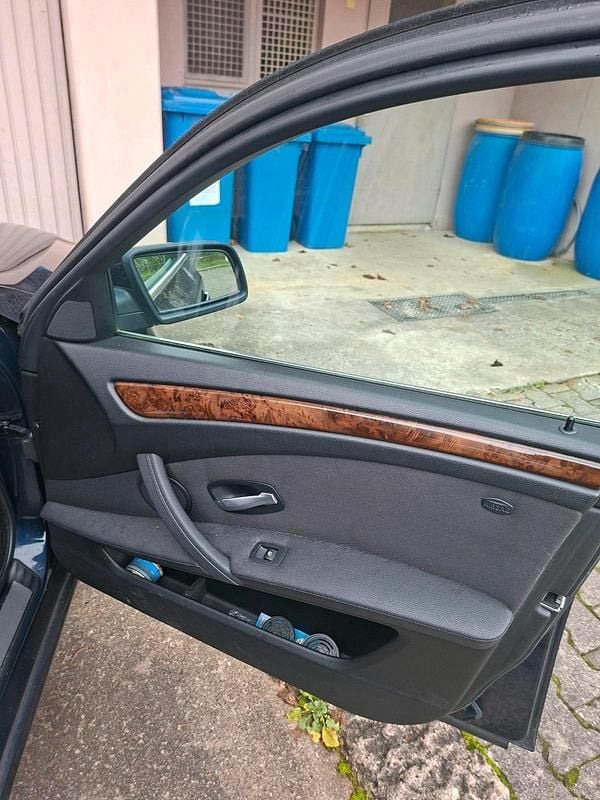 Gebraucht BMW 530 272 PS (200 kW) 2008 Blau Limousine