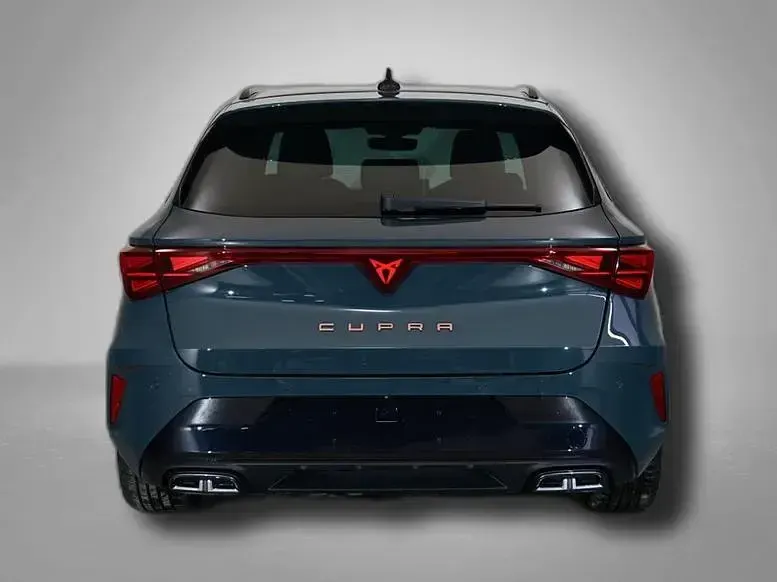 Gebraucht Cupra Leon 150 PS (110 kW) 2025 Fiord blau Kombi
